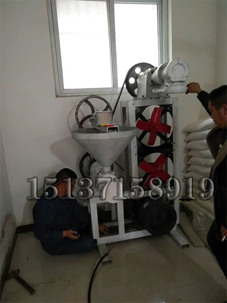 多功能米線機安裝現(xiàn)場 多功能米線機安裝現(xiàn)場